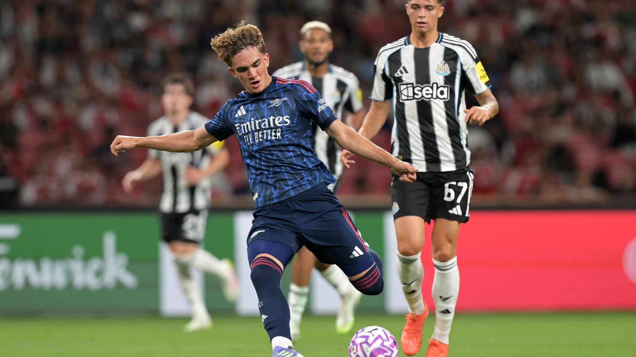 阿森納3-2紐卡斯爾：15歲的新秀馬克斯·道曼在新加坡熱身賽中表現(xiàn)優(yōu)異